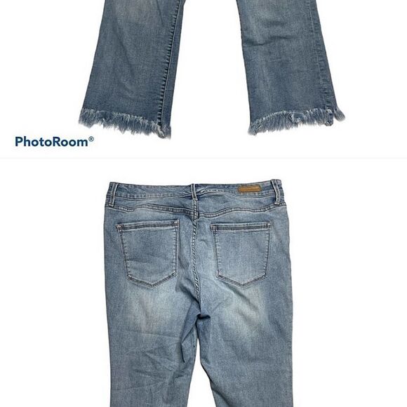 Sanctuary Denim Connector Kick Crop Frayed  in Heron light blue, size 32. - Picture 2 of 5